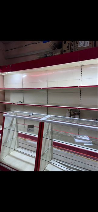 Продам стелаж турецкий  витрину бу ОЙНАЛИ ВИТРИНА, магазин учун б/у