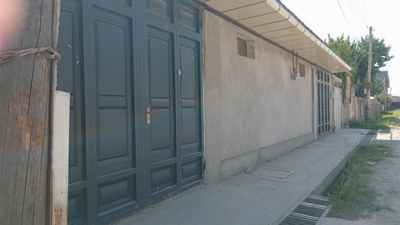Qir ariq mahallada xovli sotiladi