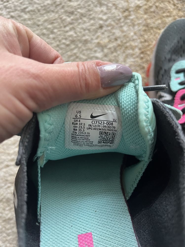 Маратонки Nike