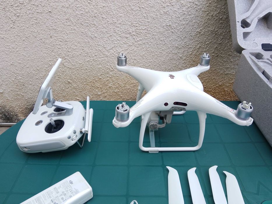 професионален дрон dji phantom 4 pro V.2.0 в перфектно състояние
