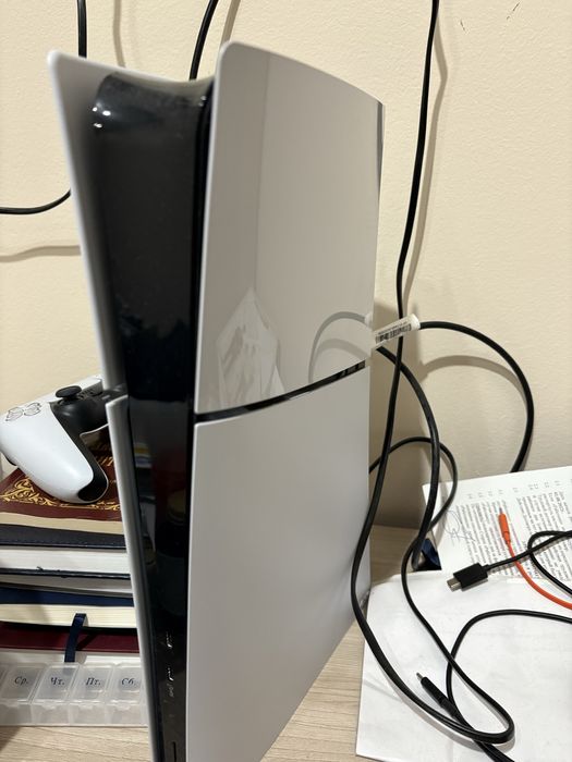 Продам ps 5 slim на 1 терабайт