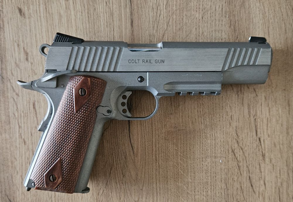 Pistol Airsoft Colt CO2
