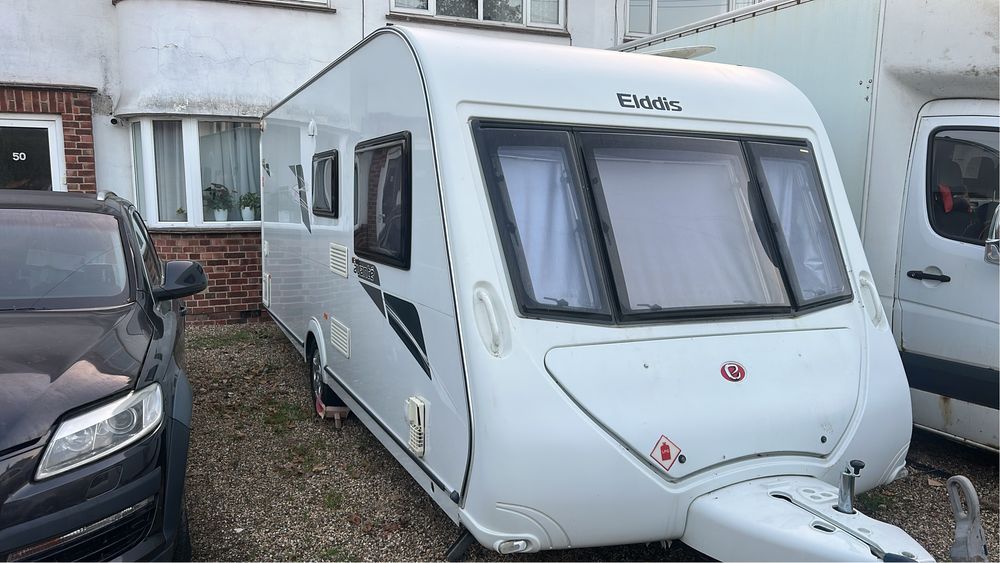 Vand Rulota Elddis Avante 540 An fabricatie 2011, 4-5 locuri de dormit