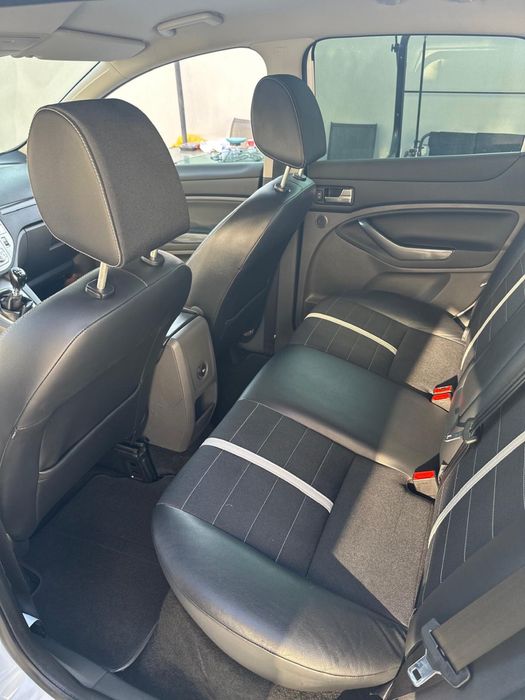 Ford Kuga 2.0 TDCI 4x4 / 140 CP Navi/Camera/Piele/Textil