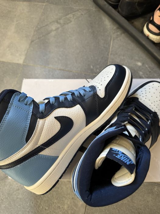 Air Jordan 1 Retro High OG "Obsidian/University Blue"