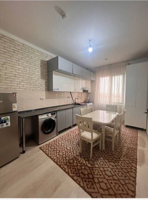 Uy sotiladi 9 hudud 16 etajka 15 etaj