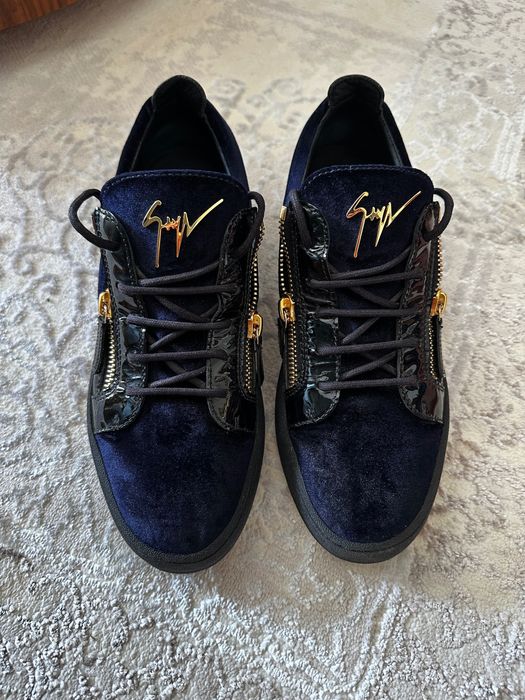 Giuseppe Zanotti сникърси
