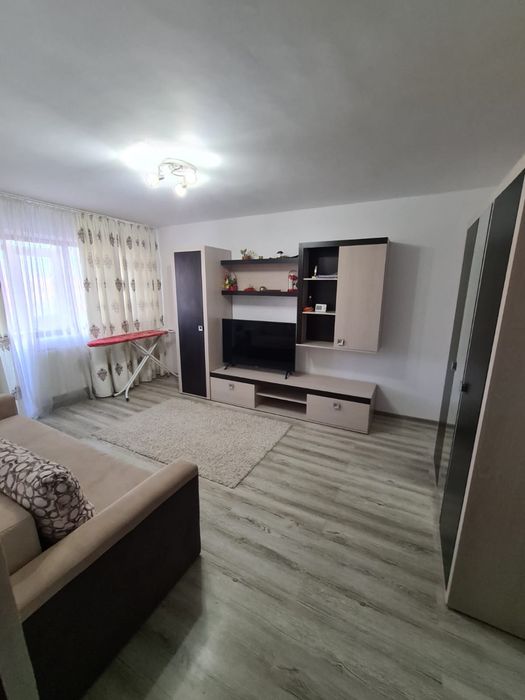 Vânzare Apartament cu 2 camere decomandat, Vedere la stradă