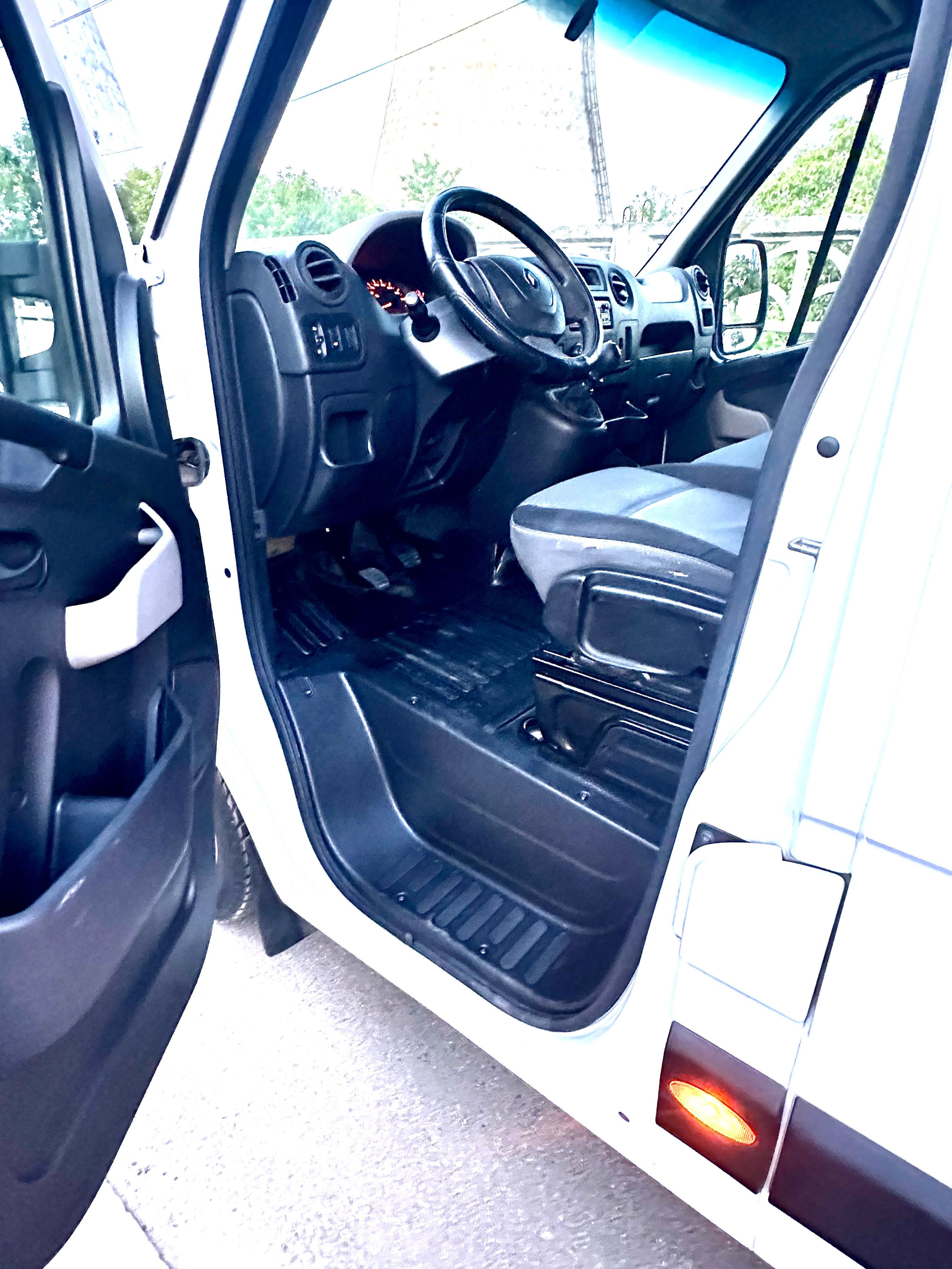 Renault Master euro5 L4H3 440m AC punte dubla 3locuri inmatriculata RO