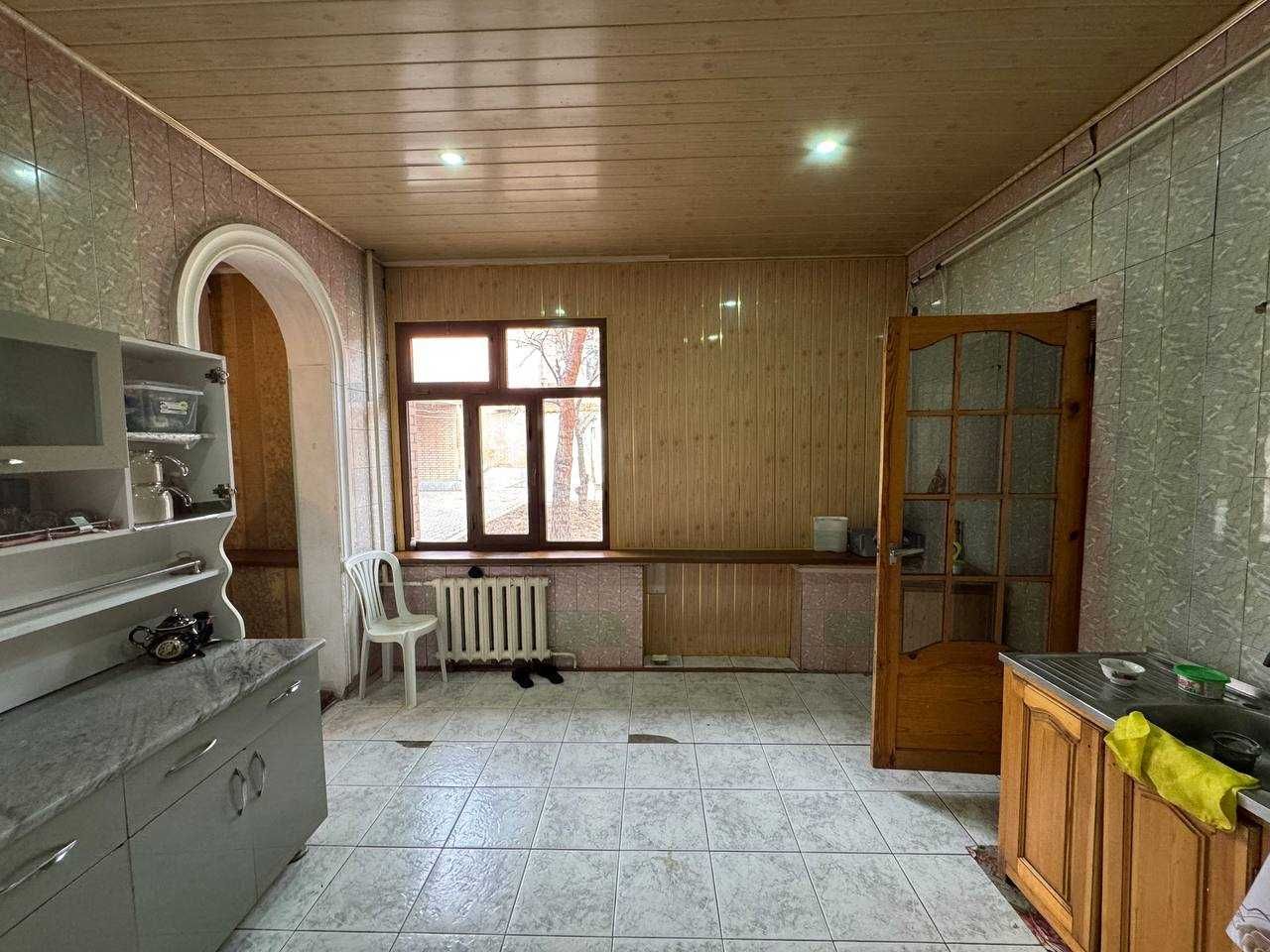 Продается дом в центре города 6 сотик Селхоз Институт