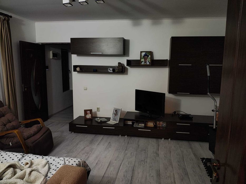 Proprietar vand casa individuala la curte - 5 camere Jilava