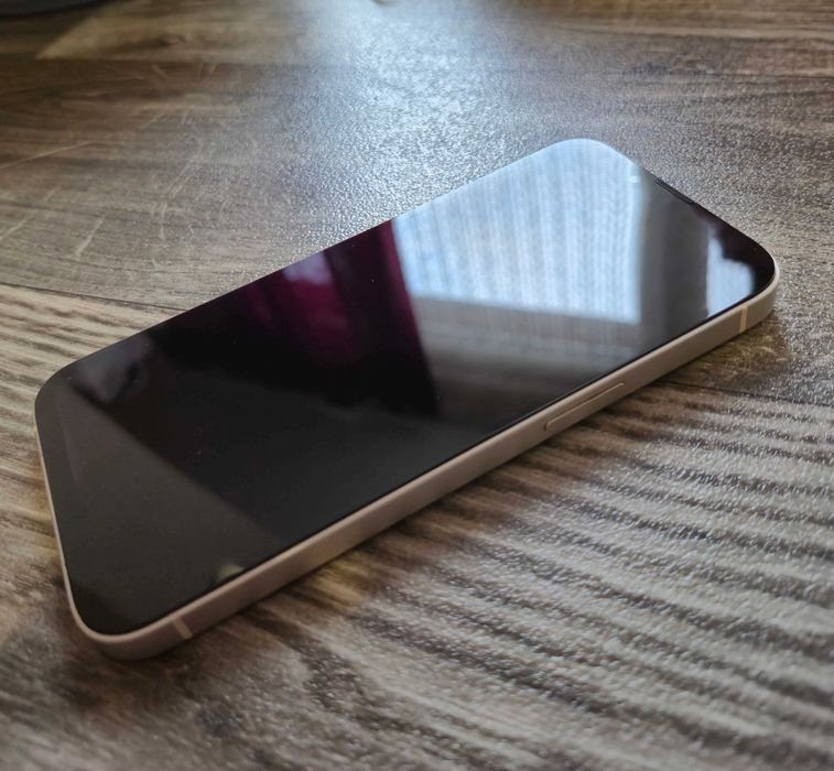 iPhone 13 256GB Неразличим от нов