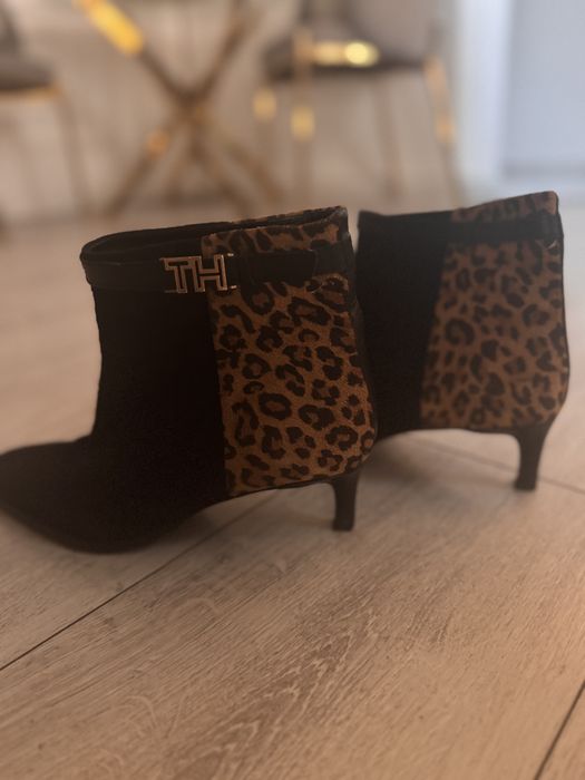 Botine Tommy Hilfiger cu imprimeu leopard