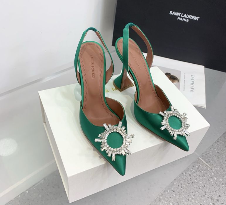 Pantofi Amina Muaddi pe comanda