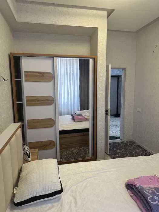 R6! Сдаётся КЛАССНАЯ квартира 2/2/5 на Карасу 1 ор-р школа №208 !