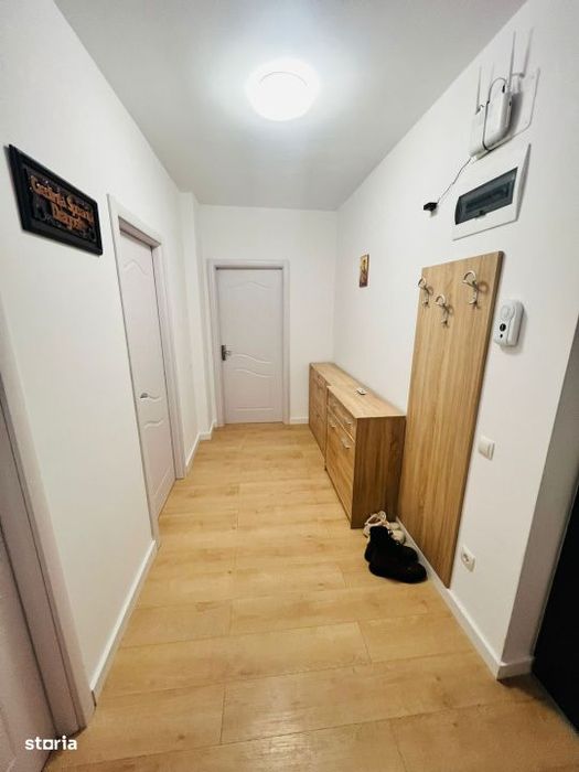 Vanzare - Victoriei(Casa Crisan) apartament 3 camere,etaj 2 cu parcare