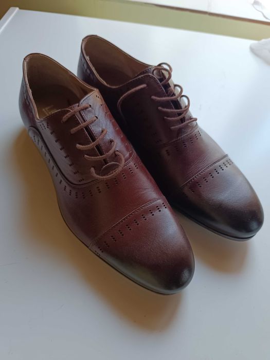 Vând pantofi bărbătești piele naturală 41 Noi