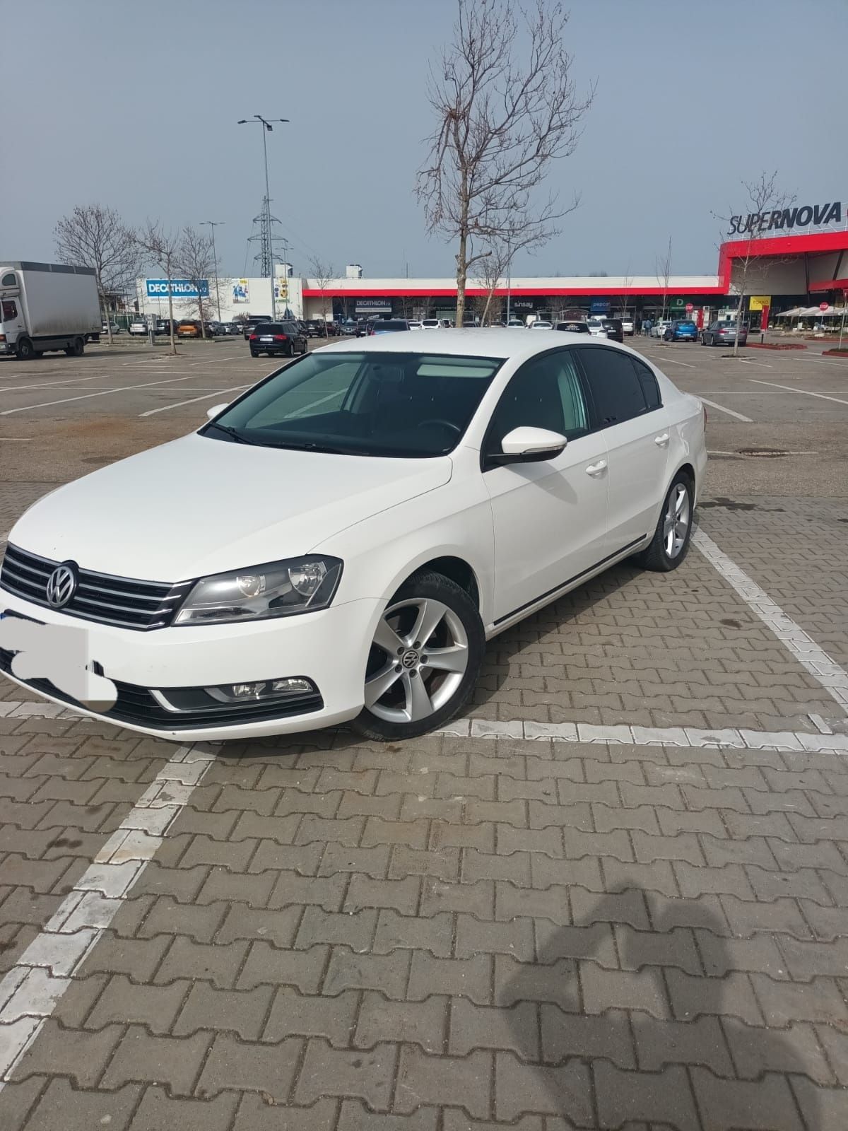 Vând Volkswagen Passat B7