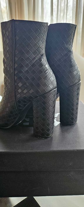 Нови боти с дебел ток