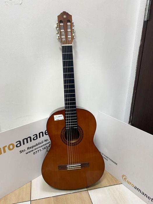Yamaha C40 Nylon String Acoustic Guitar -G-