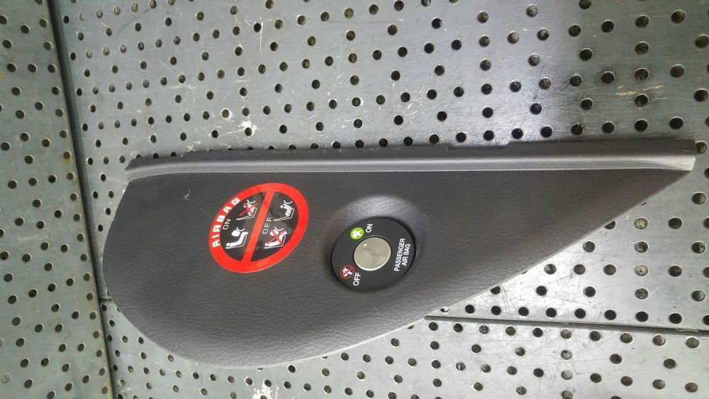 Buton airbag on off cu trim hyundai santa fe 2 cm 847732b000