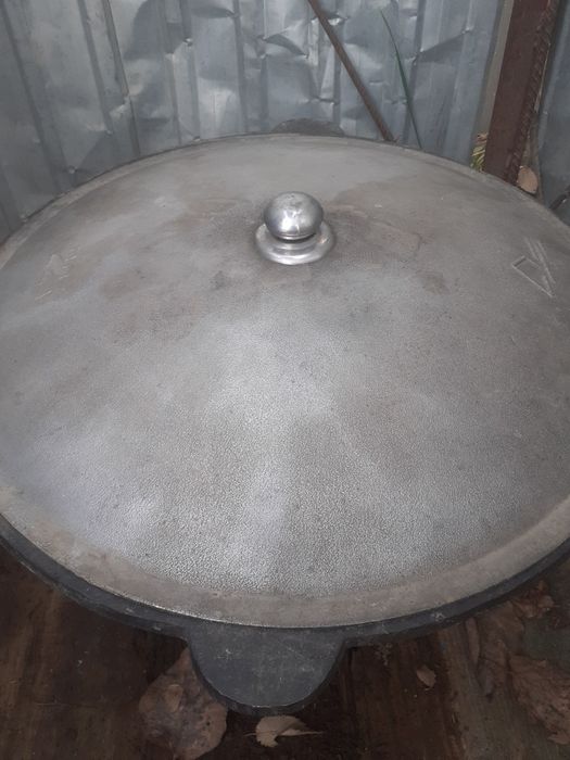 Продам казан чугунный 22 л.