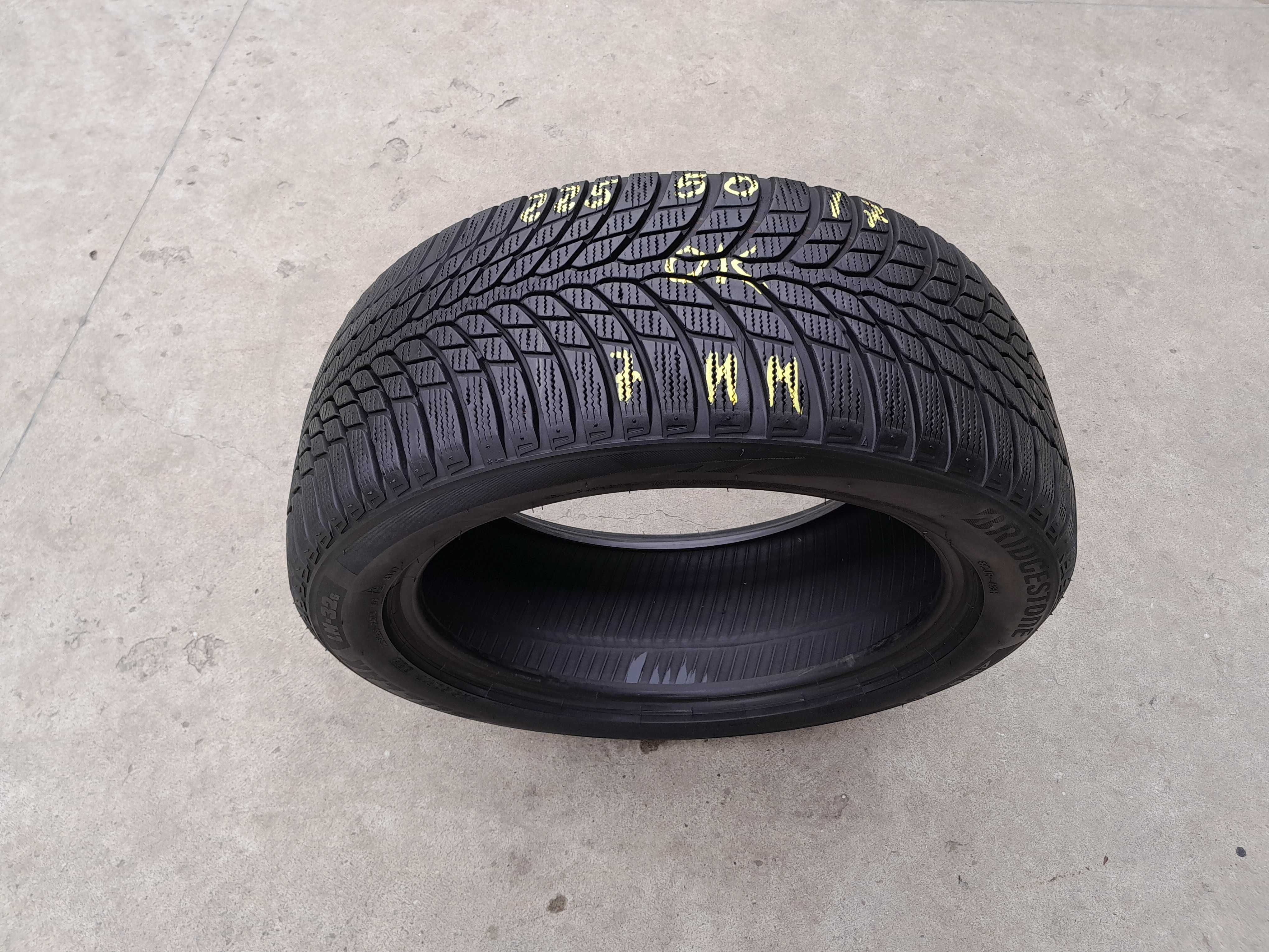 O anvelopa iarna 225 50 17 bridgestone blizzak LM 32 profil 7 mm