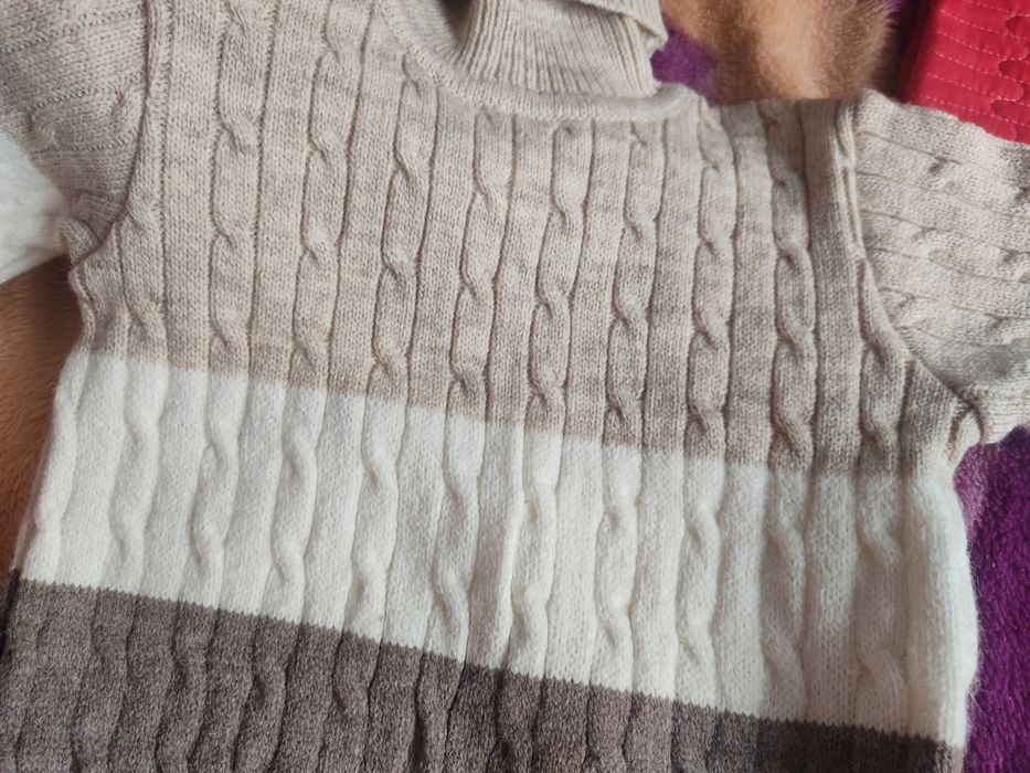 Детский полувер. Новый  На четыре и пять лет.