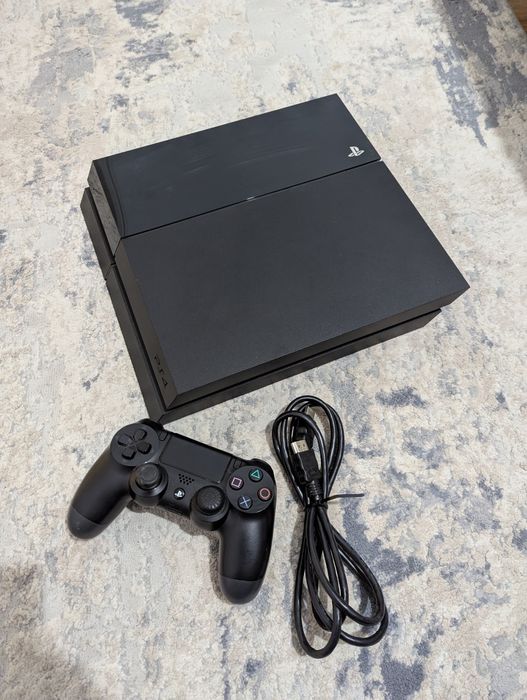 Playstation 4 500 GB  -Stare buna-