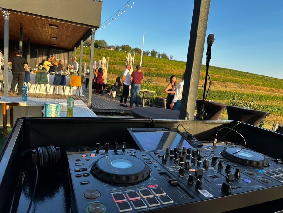 Dj pentru evenimente