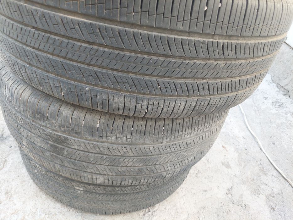 Балон R 19 235/55