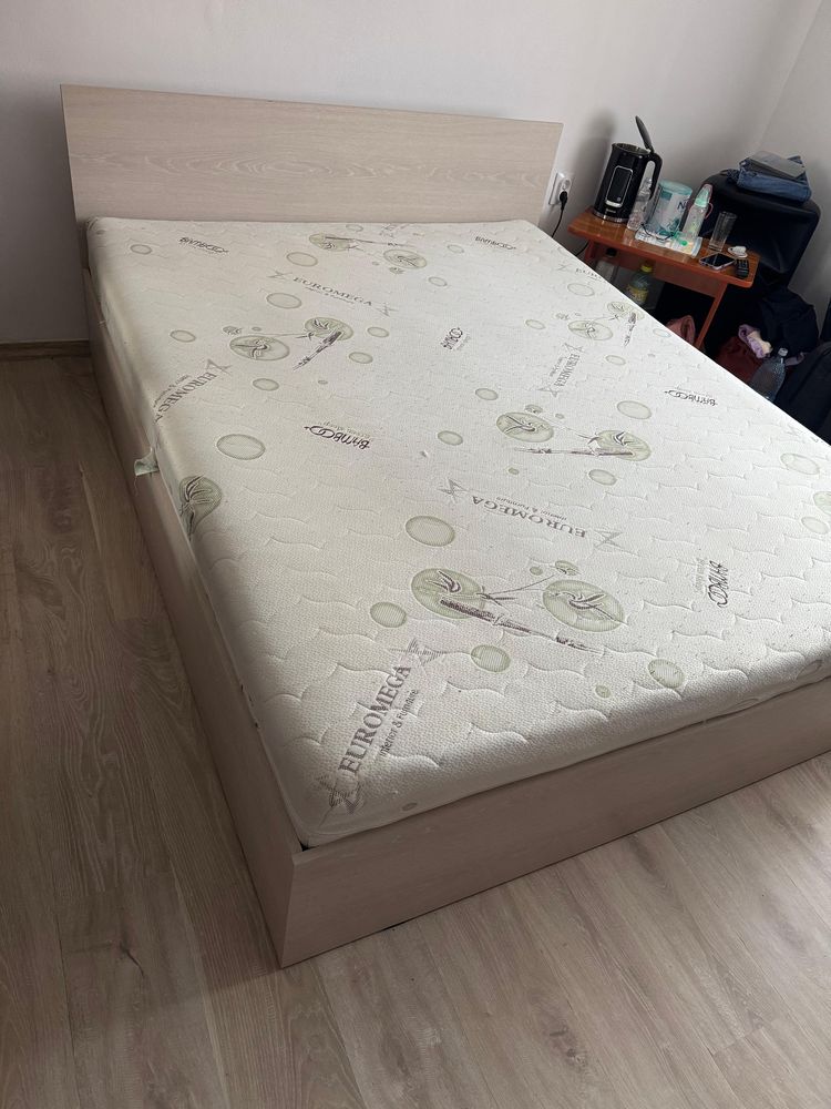 Pat dublu cu lada si noptiere