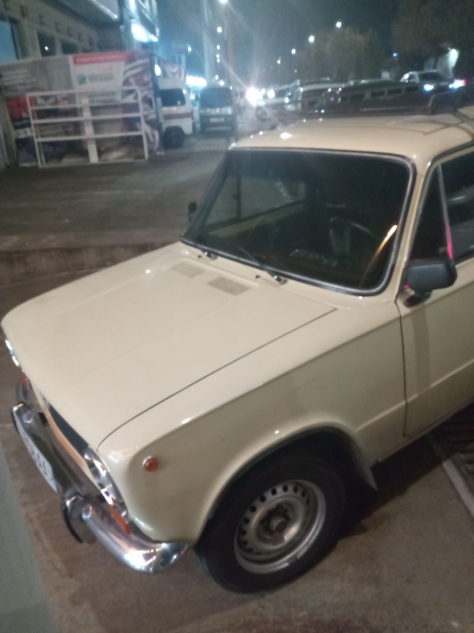 Jiguli moshina 2102
