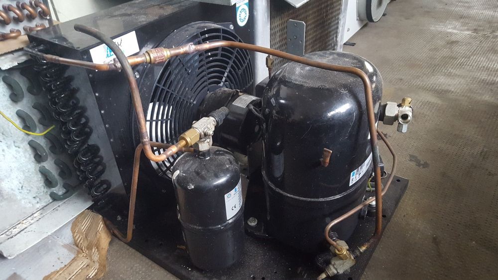 Camera friforifica,instalații frig,ușa frigorifica