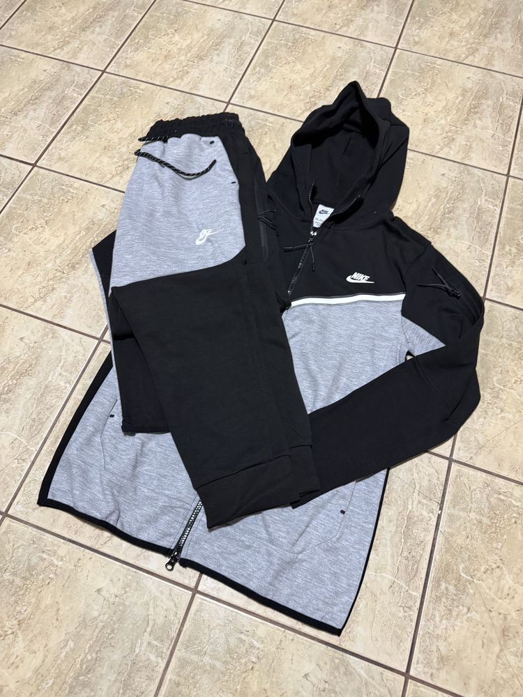 Trening Tech Fleece Nike marimea S, M, L, XXL