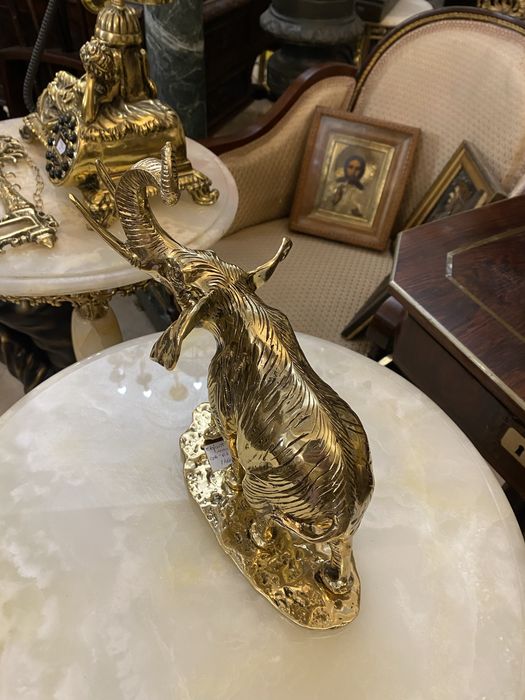 Elefant din bronz
