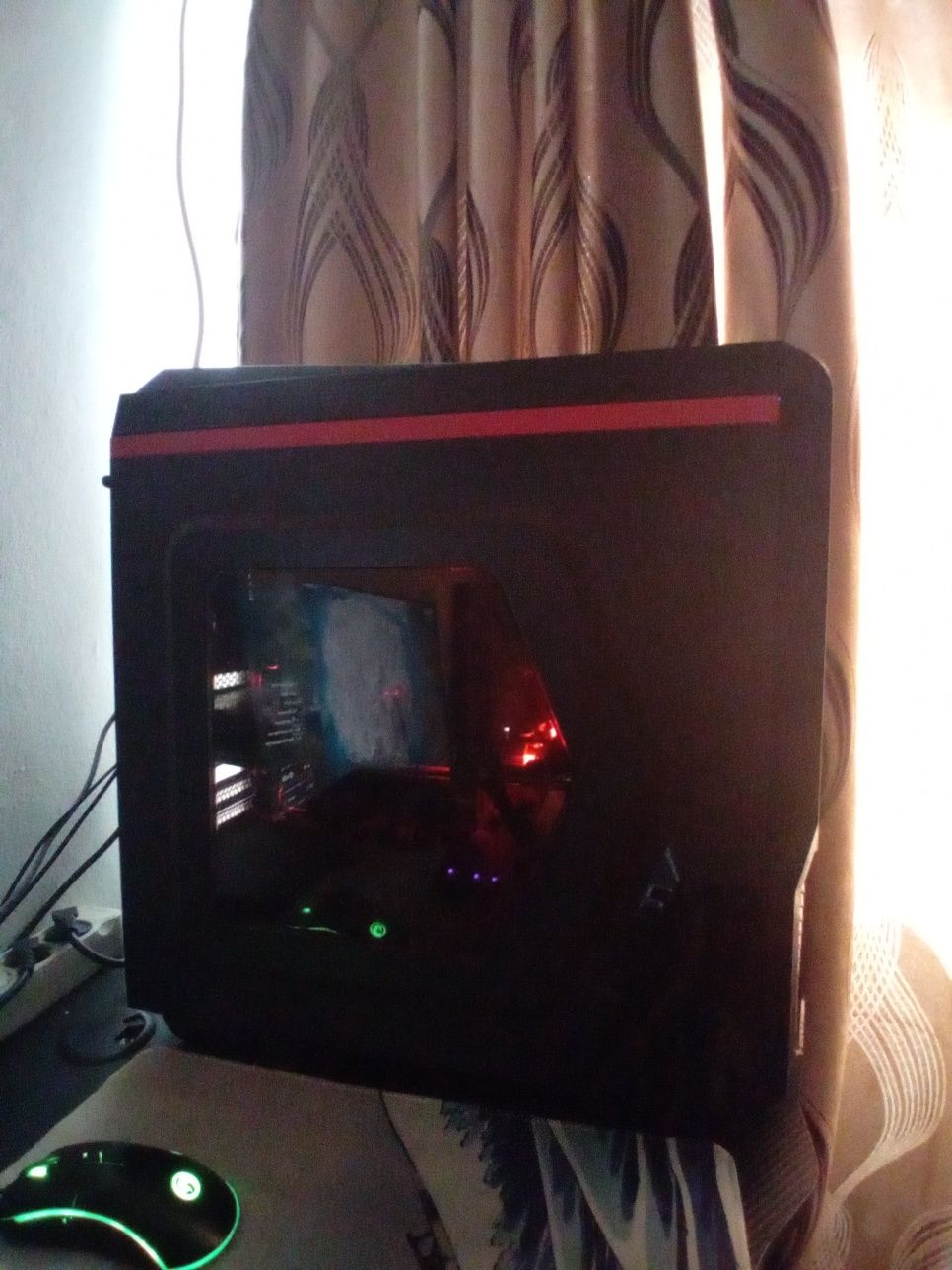 Vand pc Gaming facut pe piese