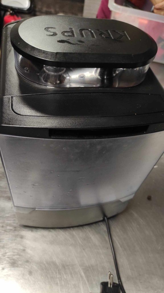 Кафеавтомат Krups ARABICA LATTE EA819N / Черен в гаранция