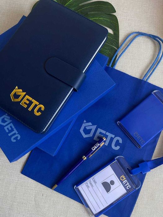 Блокнот ручка бейджик коробка корпоративные подарки Алматы именные