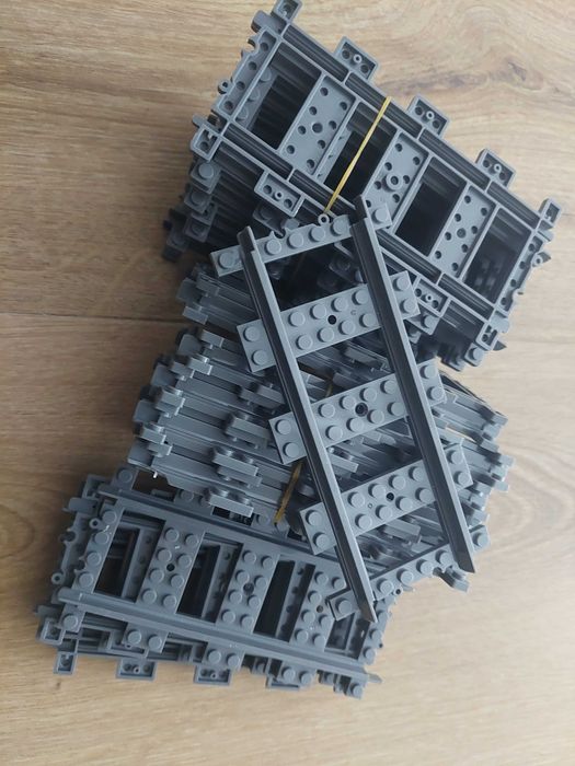 26 bucati sine tren compatibile cu Lego city.