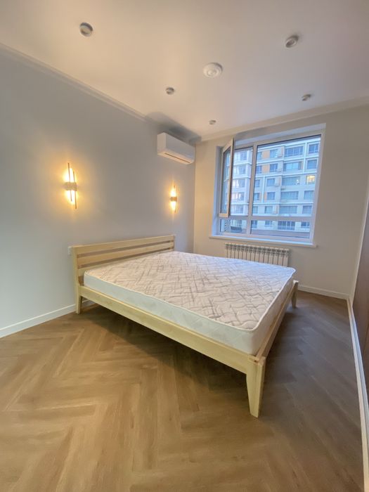 Кровать из массива дерева!