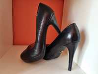 Черни елегантни обувки на ток