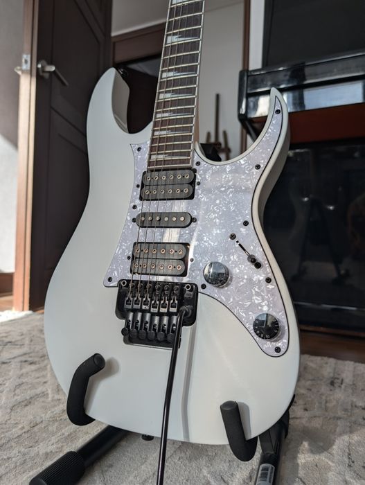 Электрогитара Ibanez 300 000 тг.