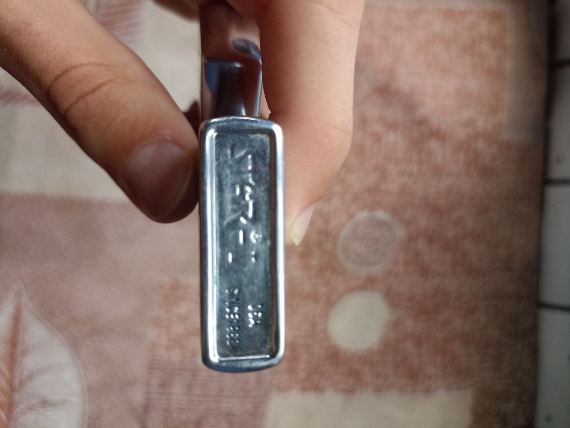 Зажигалка Zippo .