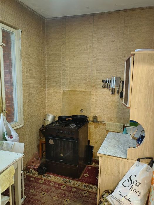 Продаю квартиру Яшнабадский р-он Авиасозлар-1.  3-ком 4-этаж 4-этажном