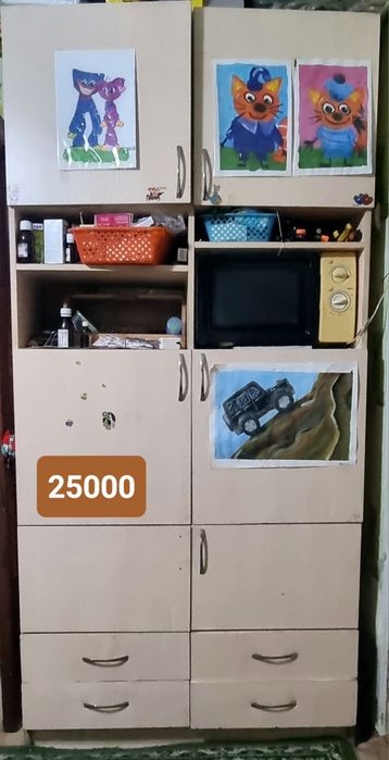 Шкаф для кухни, вместительный.