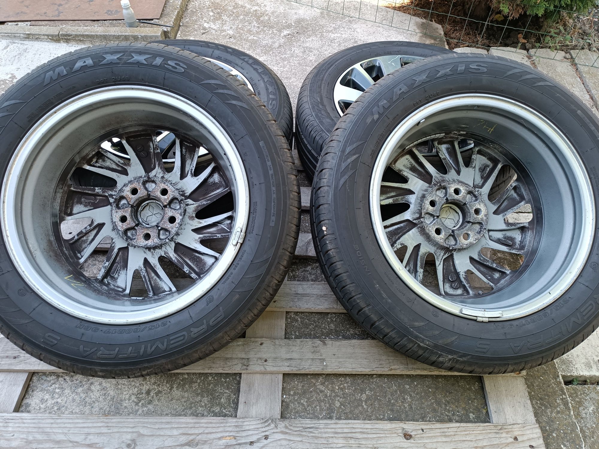 Лети джанти 17ки 5х114.3 Mitsubishi + летни гуми 215/60/17 Maxxis