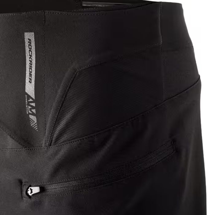 Mountain bike shorts, Шорти за каране на колело