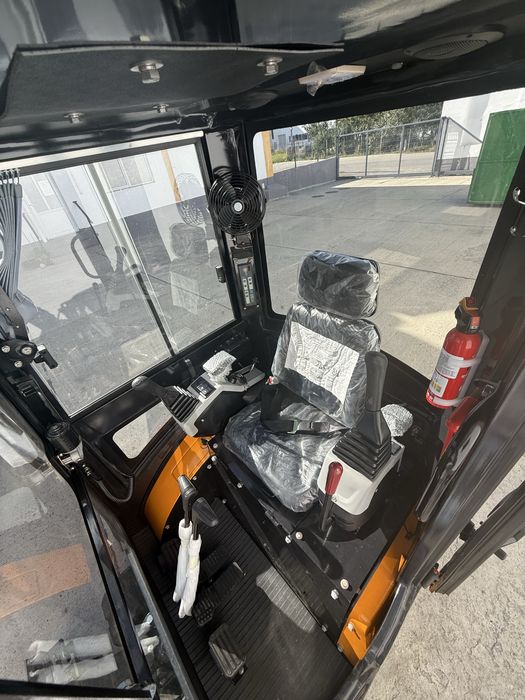 Vand Mini excavator - Motor Kubota - 2.5tone - 18kw - Fabricatie 2025!