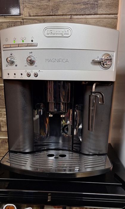 Кафе машина Delonghi Magnifica